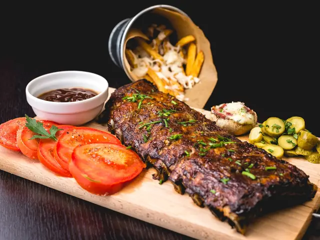 Costelló de xai amb romaní, plato de La Vinya